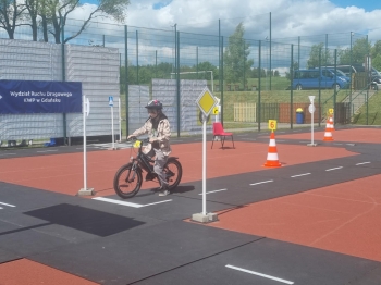 2e3373ca-3fde-4f89-8e22-28d2e3d4261b