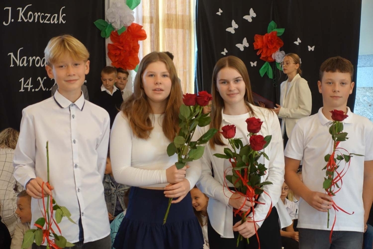 Szkola Podstawowa Nr 7 W Elku Dzień Edukacji Narodowej - Szkoła Podstawowa im. Danuty Siedzikówny ps