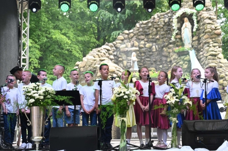 Uczniowie klasy 2b wzięli udział w V Festiwalu ''O Maryi śpiewamy