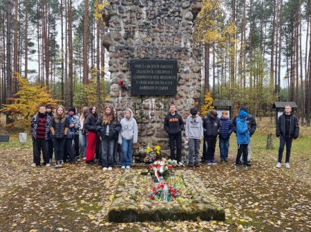  Szkoła Pamięta – Szlakiem Historii Obozów Jenieckich wokół Czarnego